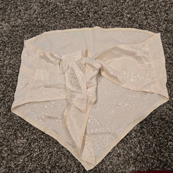 Women's Shein Bundle of Satin Jacquard Tie Back Crop Bandana Tops | Size Medium - Picture 6 of 10